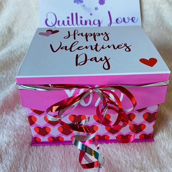 Quilling Love 360 degrees Chocolate Box - Picture 1 of 3